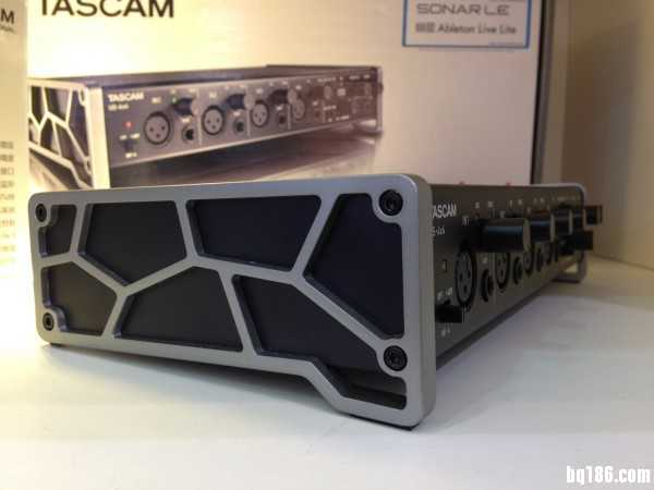 Music China 2014 展会视频：TASCAM US-2x2 和 US-4x4 音频接口介绍