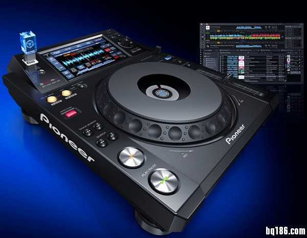 Pioneer 推出内置超大触摸彩色屏幕的 XDJ-1000