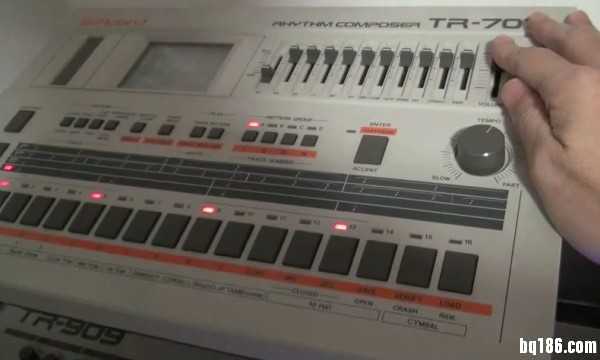 是骡子是马拉出来遛遛：Roland TR-707 vs AIRA 7X7-TR8