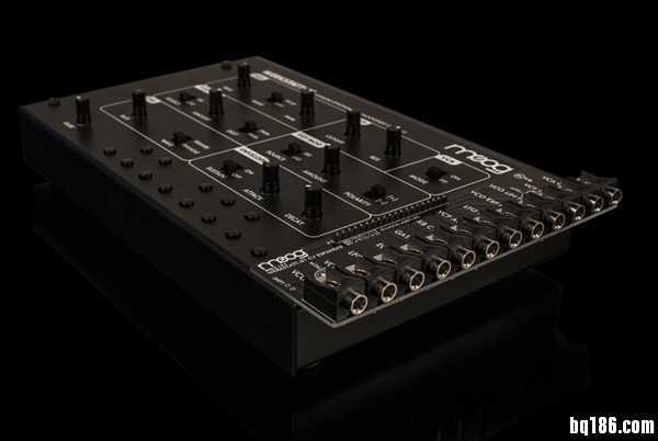 Moog 发布 Werkstatt CV Expander，方便接入你的模块化合成器