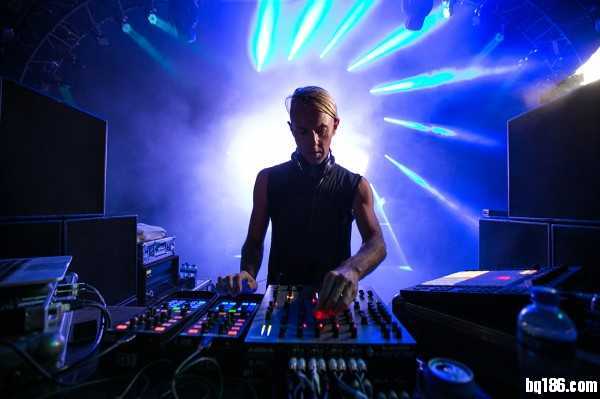 2015 电子音乐节专访 Richie Hawtin：从科技达人回归艺术本身